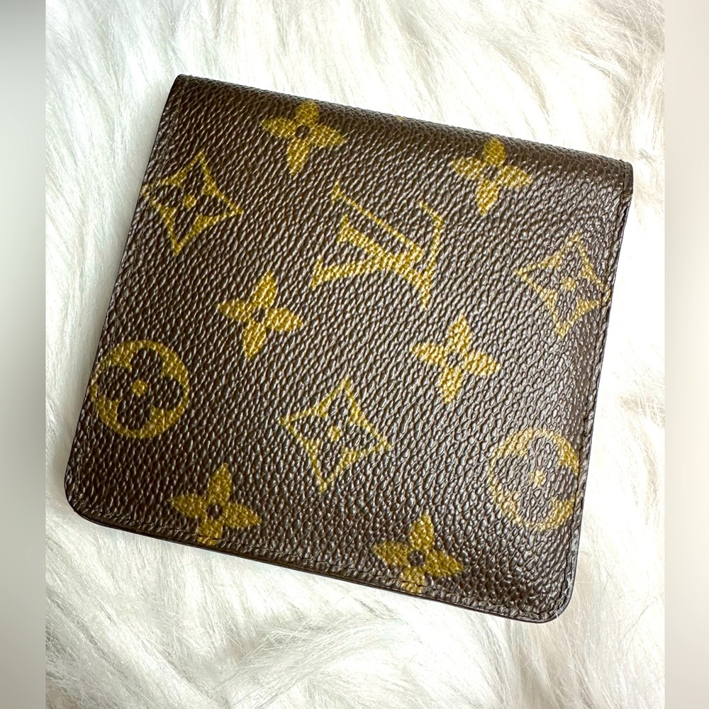 Louis Vuitton Monogram Bifold Billfold Wallet Men’s with credit card slots